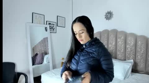 Snapshot of victoria_cooper3 chatting on 10.12.25 valentina online show from 10.12.25