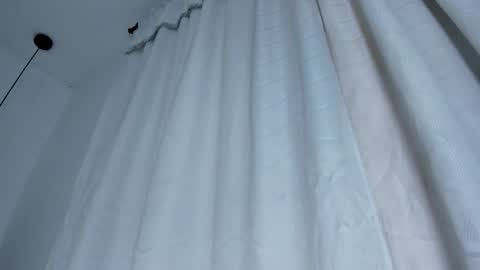 Snapshot of victoria_cooper3 chatting on 10.19.25 valentina online show from 10.19.25