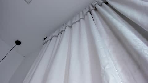 Snapshot of victoria_cooper3 chatting on 10.22.25 valentina online show from 10.22.25