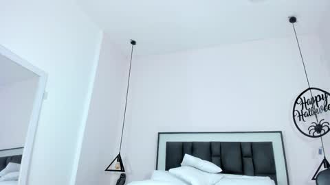 Snapshot of victoria_cooper3 chatting on 11.06.25 valentina online show from 11.06.25