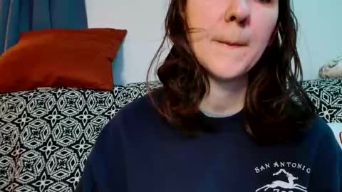 Victoria and Erian online show from 01.11.25