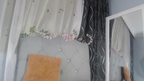 Snapshot of victoria_founta1n chatting on 03.27.26 victoria_founta1n online show from 03.27.26