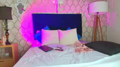 Victoria  online show from 02.22.25