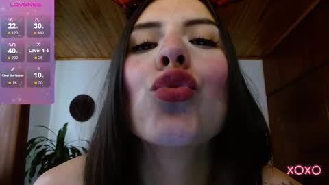 Snapshot of victoria_martelo chatting on 12.23.24 VICTORIA MARTELO online show from 12.23.24