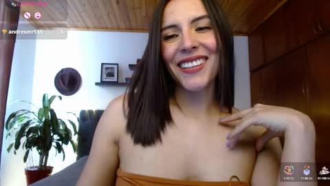 Snapshot of victoria_martelo chatting on 02.10.25 VICTORIA MARTELO online show from 02.10.25