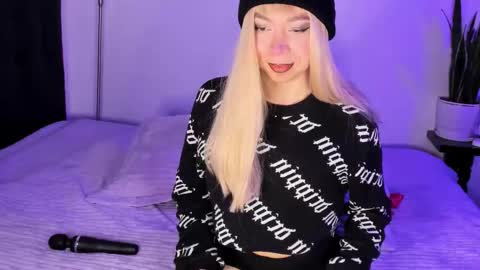 D A N I online show from 11.16.25