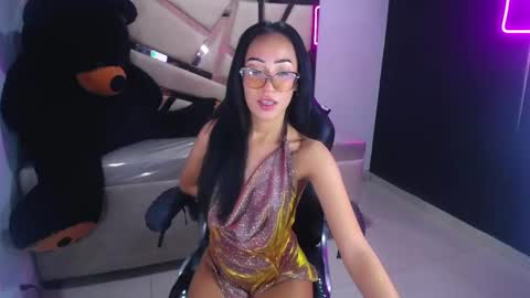 Victoria  online show from 03.06.25