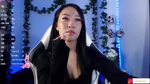 Victoria  online show from 11.06.25