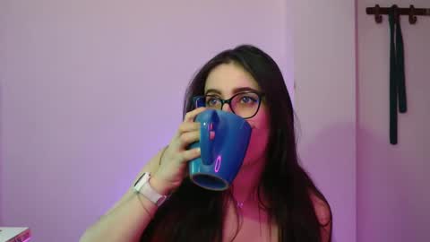 Victoria online show from 10.06.25