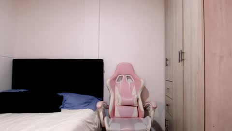 Snapshot of victoria_smile_ chatting on 01.27.25 Victoria online show from 01.27.25