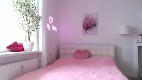 Snapshot of victoria_sweet_baby chatting on 05.29.26 victoria_sweet_baby online show from 05.29.26