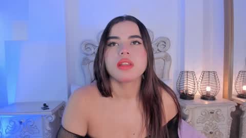 Snapshot of victoria_vallejo chatting on 12.10.24 victoria  online show from 12.10.24