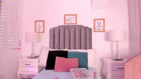 Snapshot of victoria_vallejo chatting on 02.02.25 victoria  online show from 02.02.25