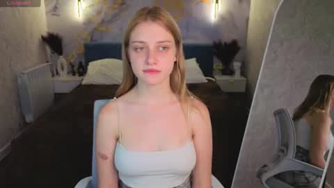 Snapshot of victoria_velvett chatting on 06.17.26 Victoria Velvett online show from 06.17.26