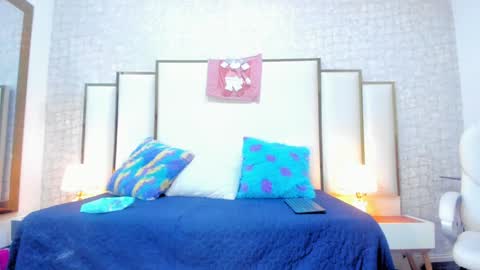 Victoria Sofia online show from 12.30.24