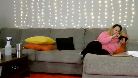 Victoria and Jesse online show from 12.06.24