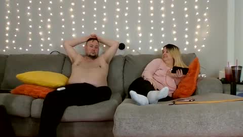 Victoria and Jesse online show from 12.11.24