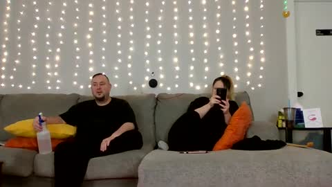 Victoria and Jesse online show from 01.03.25