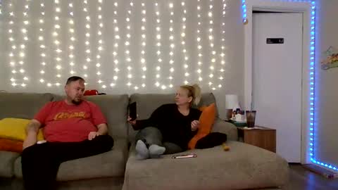 Victoria and Jesse online show from 03.10.25