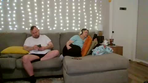 Victoria and Jesse online show from 10.08.25