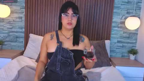 Victoria Andrade online show from 02.18.26