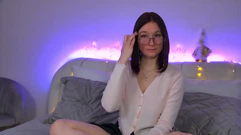 Victoria online show from 12.30.24