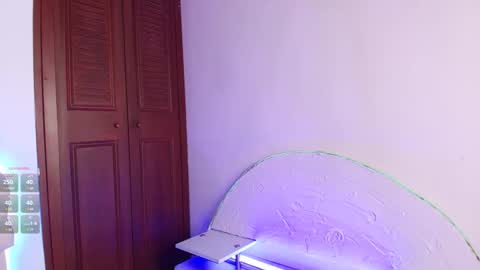 Snapshot of victoriablack_ chatting on 02.13.25 Victoria online show from 02.13.25