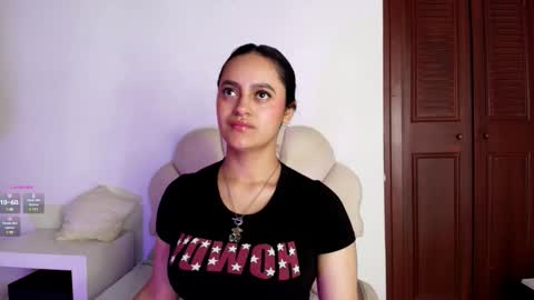 Snapshot of victoriablack_ chatting on 02.19.25 Victoria online show from 02.19.25