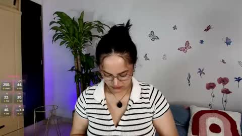 Snapshot of victoriablack_ chatting on 05.09.26 Victoria online show from 05.09.26