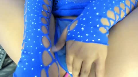 Snapshot of victoriacolin chatting on 02.22.25 VICTORIA online show from 02.22.25