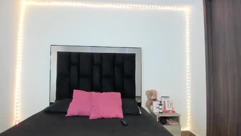 Snapshot of victoriacolin chatting on 02.24.25 VICTORIA online show from 02.24.25