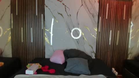 Victoria  online show from 10.11.25