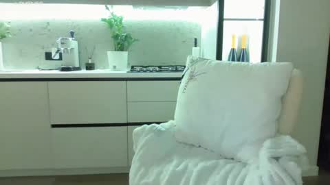 Snapshot of victoriafalls chatting on 06.22.26 Miss V online show from 06.22.26