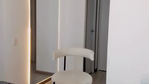 Vcitoria online show from 10.21.25