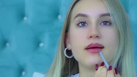 Victoria online show from 10.05.25