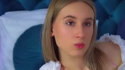 Victoria online show from 11.25.25