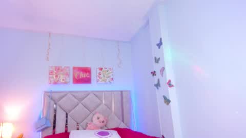 Snapshot of victorialarson2 chatting on 11.14.25 Victoria Larson - Independient Model online show from 11.14.25