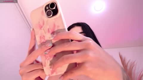 Victoria online show from 11.26.25