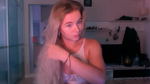 Snapshot of victoriande chatting on 09.18.25 Eva and Victor online show from 09.18.25