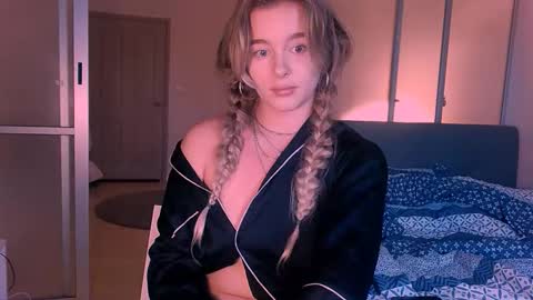 Eva and Victor online show from 10.07.25