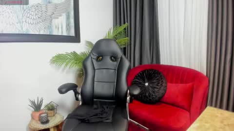 Snapshot of victoriapaker chatting on 02.13.26 victoriapaker online show from 02.13.26