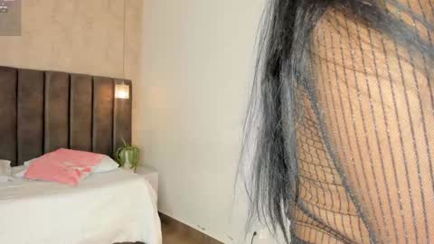 Maria Victoria online show from 01.04.25