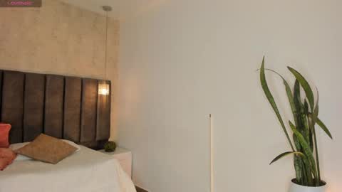 Maria Victoria online show from 02.10.25