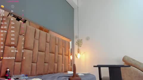 Snapshot of victoriaroyce1 chatting on 12.18.24 Victoria online show from 12.18.24