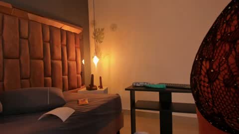 Snapshot of victoriaroyce1 chatting on 02.03.25 Victoria online show from 02.03.25