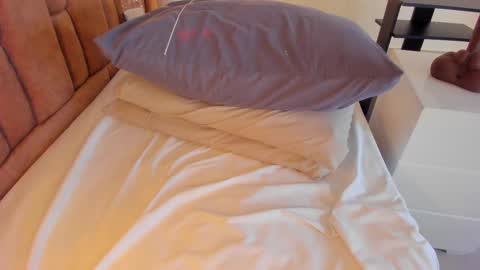 Snapshot of victoriaroyce1 chatting on 03.09.25 Victoria online show from 03.09.25