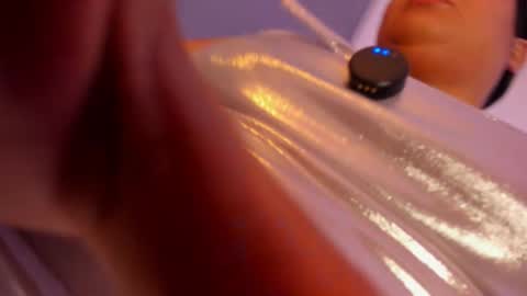 Victoria  online show from 11.28.25