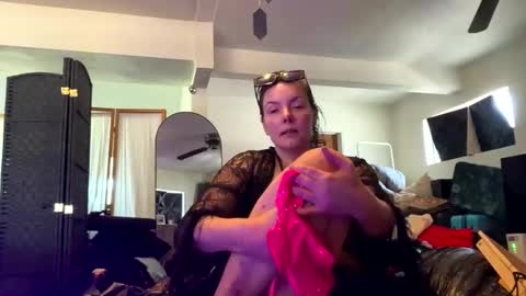 Snapshot of victoriaryderxxxoo chatting on 04.26.26 victoriaryderxxxoo online show from 04.26.26