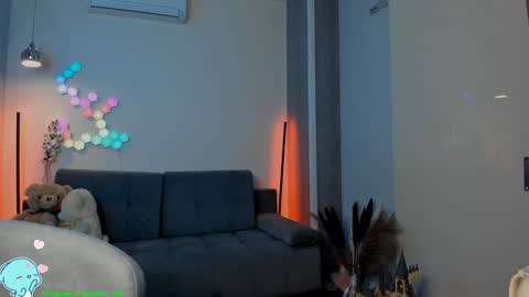 Snapshot of victorias_world chatting on 12.13.24 Viktoria online show from 12.13.24