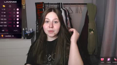 Snapshot of victoriassecrets_ chatting on 02.19.26 victoriassecrets_ online show from 02.19.26